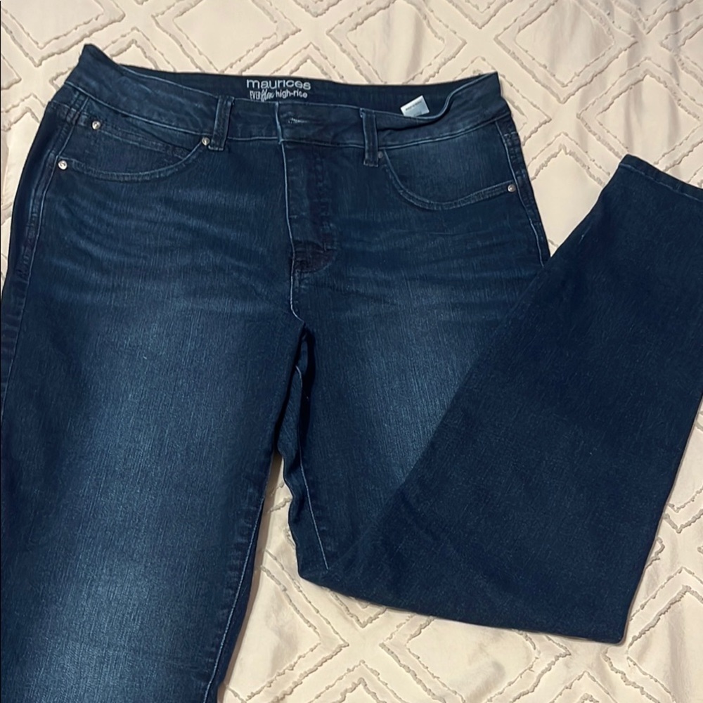 Maurices High Rise Blue Jeans Classic Style Dark blue size 14 skinny w/stretch